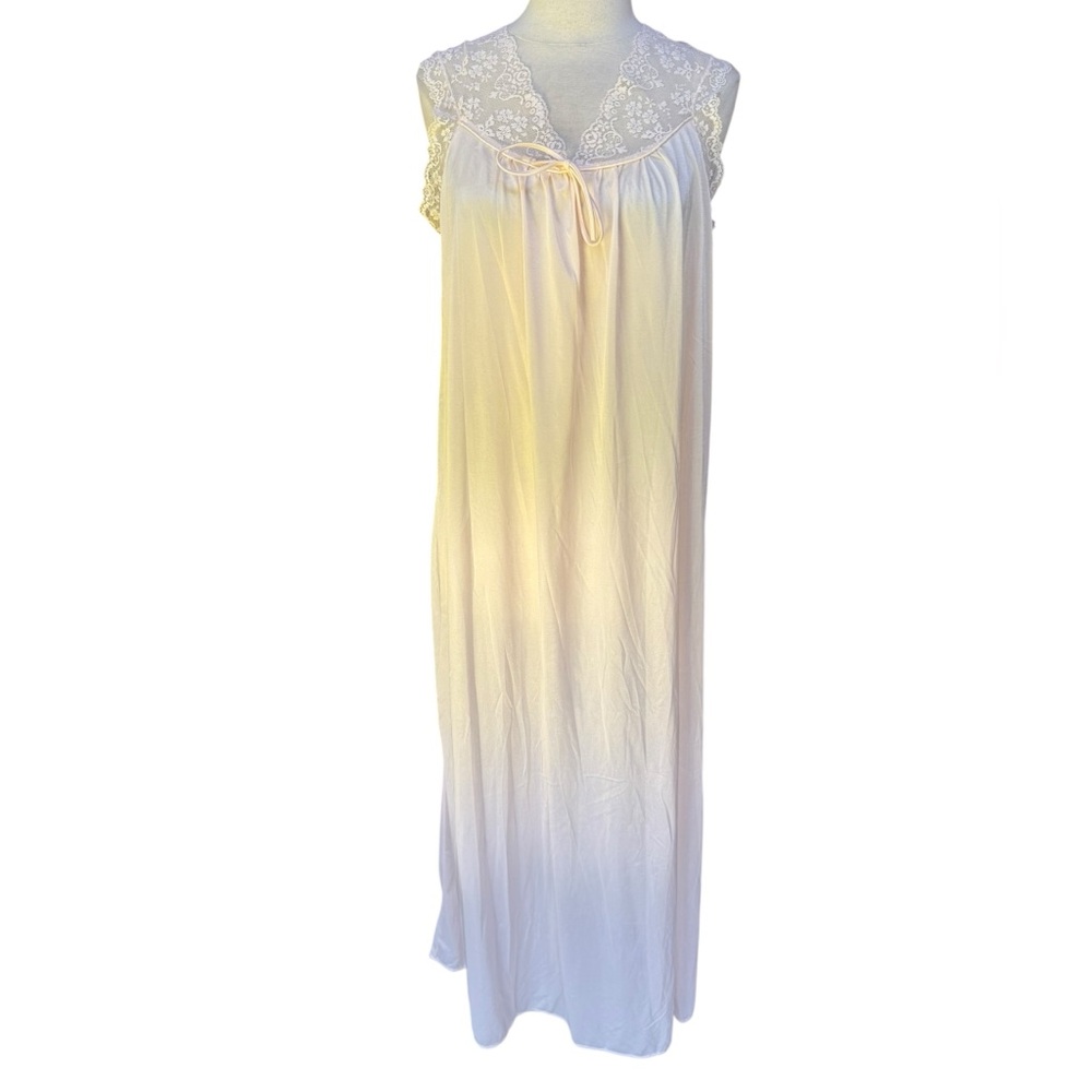 1970s‎ Katz Pale Peach, Lace Trim Nylon Nightgown